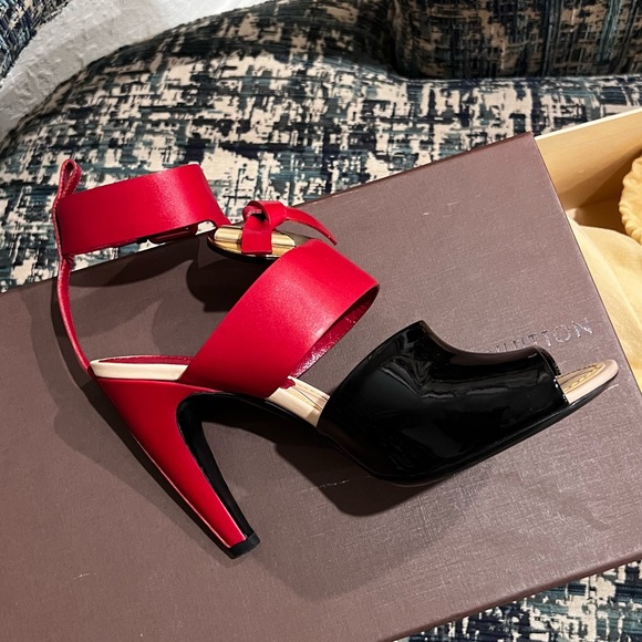 Louis Vuitton heeled sandals - Picture 1 of 11